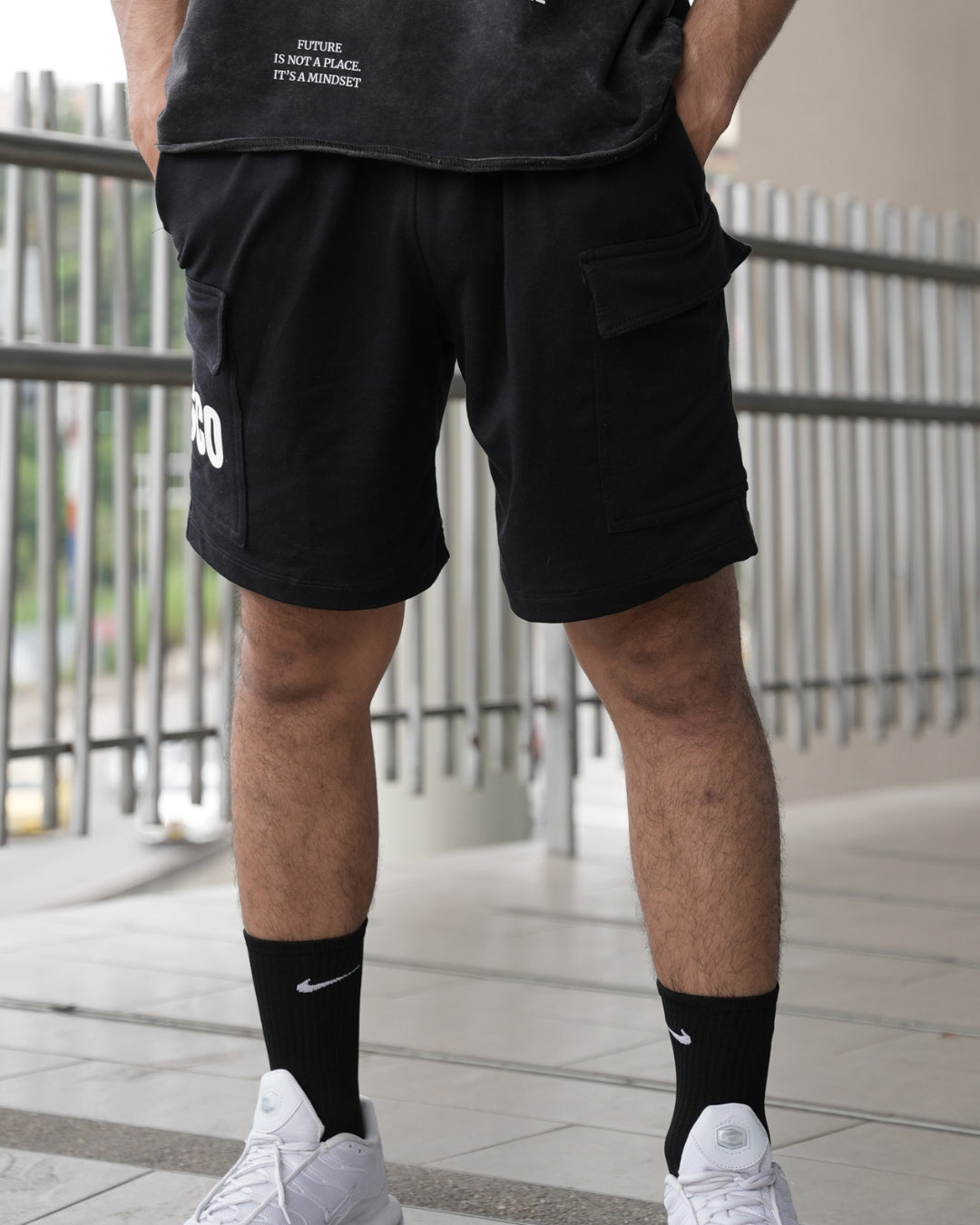 BASIC MOESCO CARGO SHORTS BLACK MAN