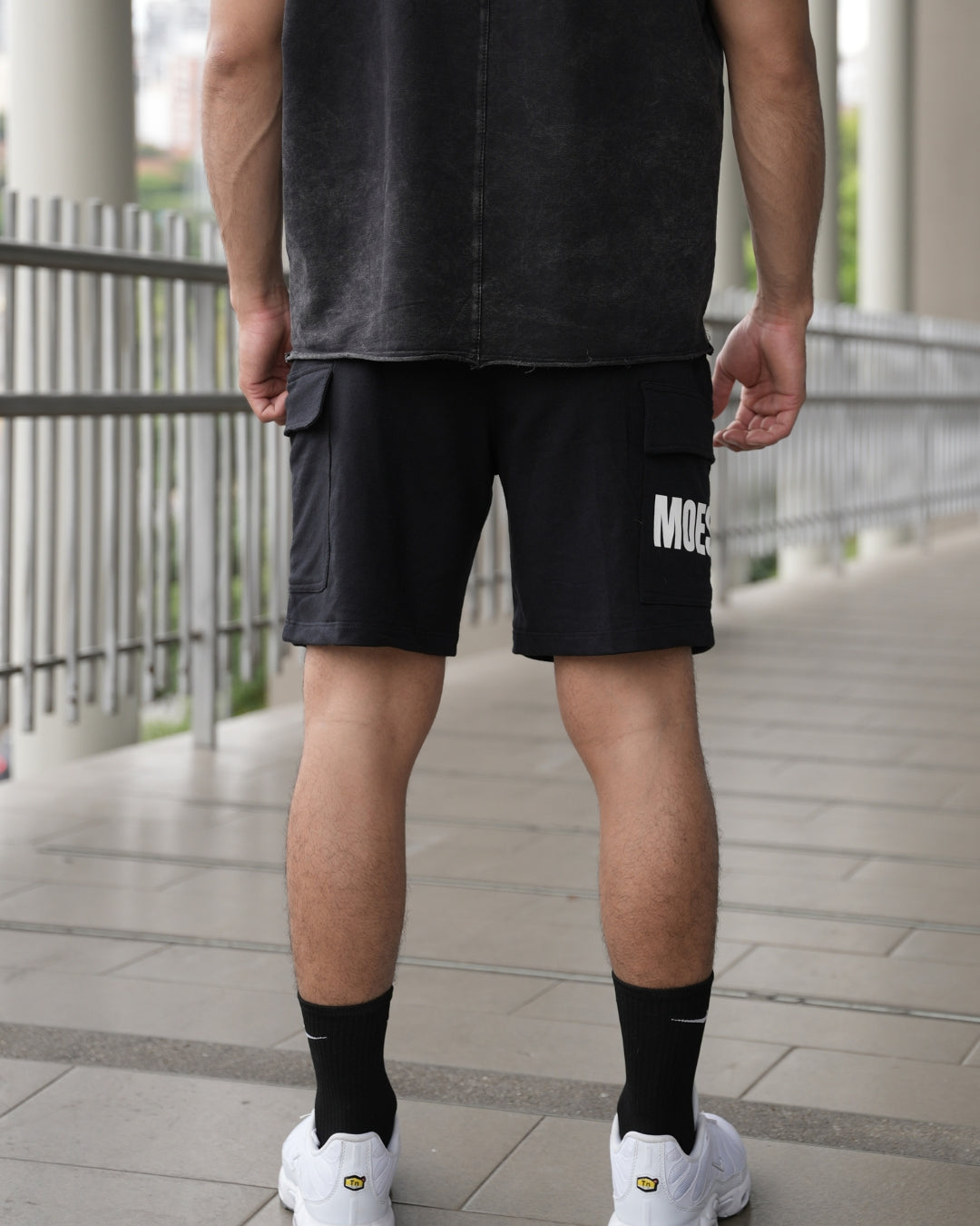 BASIC MOESCO CARGO SHORTS BLACK MAN
